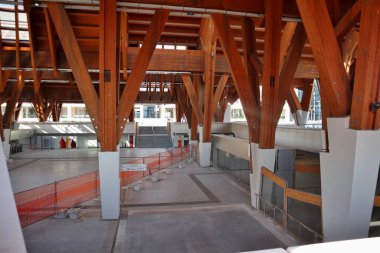 Napoli, Campania, İtalya 28 Ekim 2024: Centro Direzionale 'de yeni metro istasyonu tamamlanmak üzere
