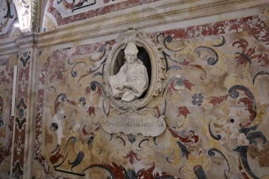 Salerno, Campania, İtalya, 26 Kasım 2024: St. Matthew kalıntılarının bulunduğu 11. yüzyılda inşa edilen katedralin içi