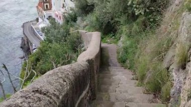 Atrani, Campania, İtalya 13 Ocak 2025: Santa Maria Maddalena Penitente Koleji 13. yüzyılda bir ortaçağ kalesinin yıkıntıları üzerine inşa edilmiş ve 18. yüzyılda genişletilmiştir.