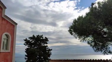 Ravello, Campania, İtalya 13 Ocak 2025: Amalfi kıyısındaki Atrani köyüne komşu Ravello 'nun küçük bir köyü olan Castiglione' nin Glimpse 'si