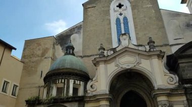 Napoli, Campania, İtalya - 31 Aralık 2024: San Domenico Maggiore Bazilikası Angevins tarafından 13. yüzyılda kuruldu