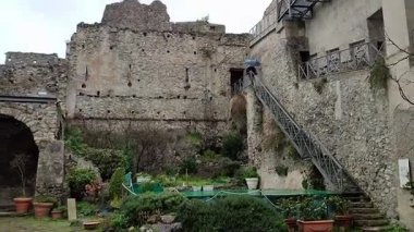 Salerno, Campania, İtalya 8 Şubat 2025: Lombard kalesi 8. yüzyılda Arechi II.