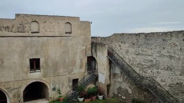 Salerno, Campania, İtalya 8 Şubat 2025: Lombard kalesi 8. yüzyılda Arechi II.