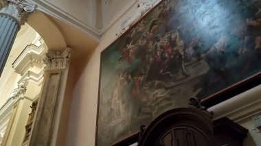 Napoli, Campania, İtalya 14 Şubat 2025: San Giorgio Maggiore Bazilikası 5. yüzyılda kuruldu ve 17. yüzyılda Cosimo Fanzago tarafından yenilendi.