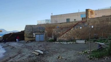 Napoli, Campania, İtalya 23 Kasım 2024: Gaiola Sualtı Parkı 'nın Deniz Koruma Alanında Posillipo' nun Serbest Plajı