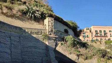 Napoli, Campania, İtalya 23 Kasım 2024: Gaiola Sualtı Parkı 'nın Deniz Koruma Alanında Posillipo' nun Serbest Plajı