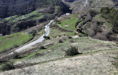 Roccamandolfi, Isernia, Molise, İtalya 11 Mart 2025: Lombard asilzadesi Maginulfo tarafından 10. yüzyılda inşa edilen kalenin kalıntıları