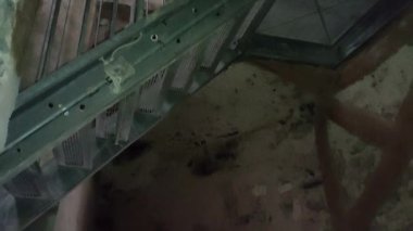 Pontone, Campania, İtalya 17 Mart 2025: 12. yüzyılda Atrani ve Amalfi arasında Amalfi Sahili boyunca hüküm süren Monte Aureo 'daki Scalella Kalesi' nin savunma sistemi olarak inşa edilen Torre dello Ziro 'nun içi