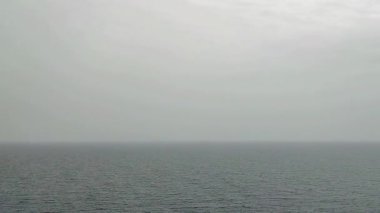 Bacoli, Campania, İtalya 23 Mart 2025: Capo Miseno Deniz Feneri 19. yüzyılın başlarında inşa edildi ve İkinci Dünya Savaşı 'nın bombalanmasından sonra 1948 yılında yeniden inşa edildi.