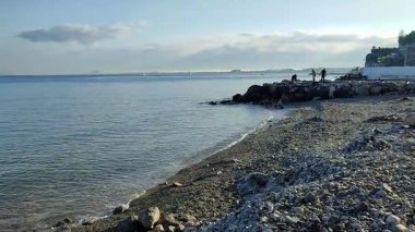 Castellammare di Stabia, Campania, İtalya 12 Nisan 2025: Pozzano Sahili veya Calcina Sahili eski çimento fabrikasının bitişiğindeki 4 yıldızlı bir otele dönüştü.