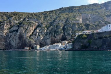 Meta di Sorrento, Campania, İtalya 12 Nisan 2025: Liman Koyu 'ndaki Alimuri Sahili