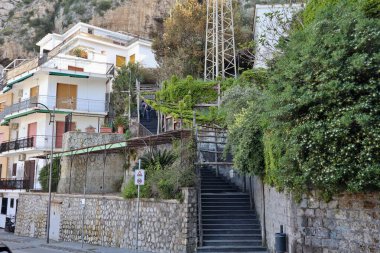 Meta di Sorrento, Campania, İtalya 12 Nisan 2025: Liman Koyu 'ndaki Alimuri Sahili