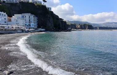 Meta di Sorrento, Campania, İtalya 12 Nisan 2025: Liman Koyu 'ndaki Alimuri Sahili