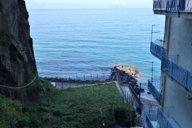 Meta di Sorrento, Campania, İtalya 12 Nisan 2025: Liman Koyu 'ndaki Alimuri Sahili