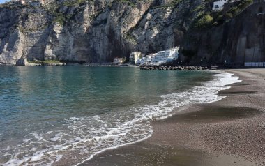Meta di Sorrento, Campania, İtalya 12 Nisan 2025: Liman Koyu 'ndaki Alimuri Sahili