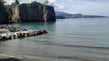 Meta di Sorrento, Campania, İtalya 12 Nisan 2025: Via Caruso 'daki Port Beach