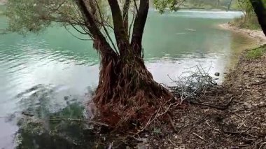 Barrea, Abruzzo, İtalya 9 Eylül 2024: Barrea Gölü Sangro Nehri 'nin yıkılmasının ardından 1951' de kuruldu.