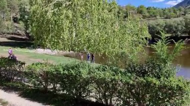 Villalago, Abruzzo, İtalya, 10 Eylül 2024: Lago Pio, Karst kökenli küçük bir göldür.
