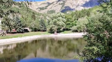 Villalago, Abruzzo, İtalya, 10 Eylül 2024: Lago Pio, Karst kökenli küçük bir göldür.