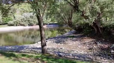 Villalago, Abruzzo, İtalya, 10 Eylül 2024: Lago Pio, Karst kökenli küçük bir göldür.