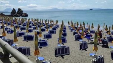 Vietnam Konsolosu Mare, Campania, İtalya 30 Mayıs 2025: Lido Rosa dei Venti Plajı Lungomare Petrarca