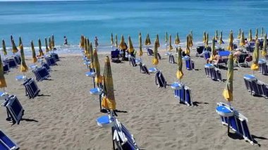 Vietnam Konsolosu Mare, Campania, İtalya 30 Mayıs 2025: Lido Rosa dei Venti Plajı Lungomare Petrarca
