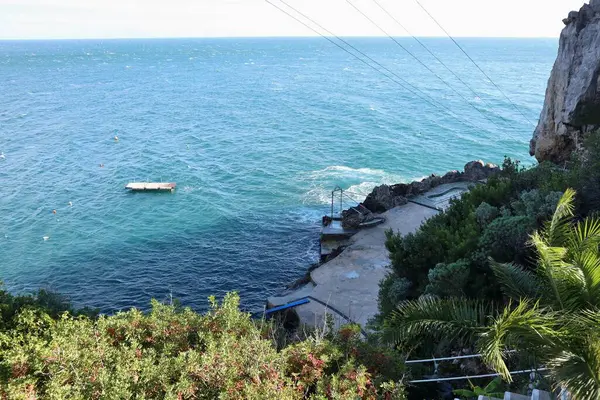 Conca dei Marini, Campania, İtalya 1 Ekim 2022: Capo di Conca 'da plaj tatil köyü