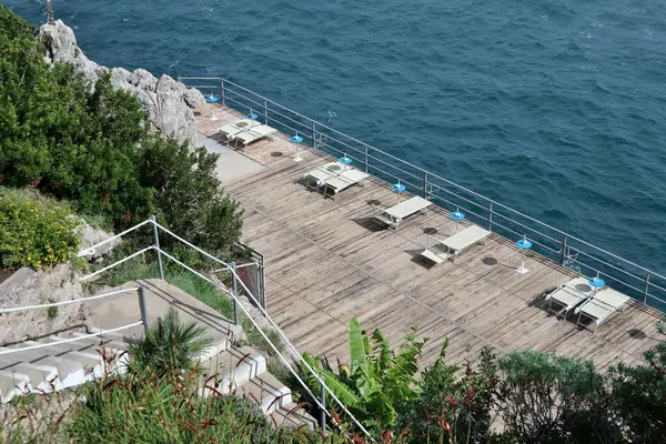 Conca dei Marini, Campania, İtalya 1 Ekim 2022: Capo di Conca 'da plaj tatil köyü