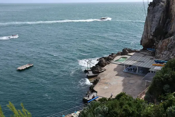 Conca dei Marini, Campania, İtalya 1 Ekim 2022: Capo di Conca 'da plaj tatil köyü