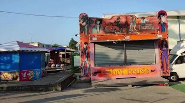 Benevento, Campania, İtalya 14 Haziran 2025: Kutsal Kalp Festivali vesilesiyle Via Giovanni Pascoli 'de geziler düzenlendi