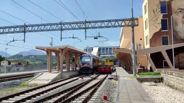 Benevento, Campania, İtalya: 26 Mayıs 2025: Yenileme çalışmaları sonrasında Appia Tren İstasyonu