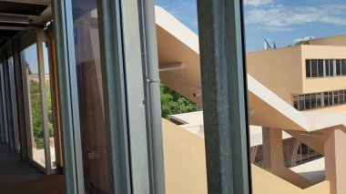 Benevento, Campania, İtalya: 26 Mayıs 2025: Yenileme çalışmaları sonrasında Appia Tren İstasyonu