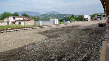Benevento, Campania, İtalya 30 Mayıs 2023: Yenileme çalışmaları sırasında Appia tren istasyonu