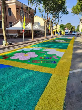 Paduli, Campania, İtalya 22 Haziran 2025: Paduli 'de düzenlenen Corpus Domini Çiçek Festivali' nin otuzuncu baskısı.