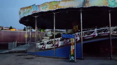 Benevento, Campania, İtalya, 28 Haziran 2025: Madonna delle Grazie şöleni vesilesiyle Via Grimoaldo Re 'de biniciler toplanıyor