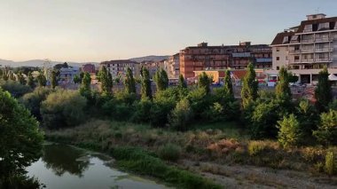 Benevento, Campania, İtalya, 28 Haziran 2025: Madonna delle Grazie şöleni vesilesiyle Via Grimoaldo Re 'de biniciler toplanıyor