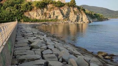 Agropoli, Salerno, Campania, İtalya, 26 Haziran 2025: Sabahın erken saatlerinde liman manzarası