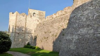 Agropoli, Salerno, Campania, İtalya, 25 Haziran 2025: Angevin-Aragonese Kalesi, 15. yüzyılda genişletildi ve restore edildi.