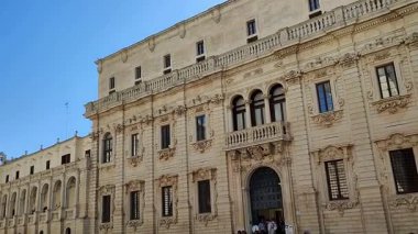 Lecce, Campania, İtalya 18 Eylül 2025: Katedral Meydanı