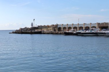 Marina di Acciaroli, Campania, İtalya 14 Eylül 2025: Sabahın erken saatlerinde limana bir bakış