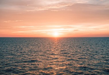 Baltık Denizi 'nde güzel bir gün batımı.