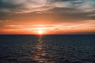 Baltık Denizi 'nde güzel bir gün batımı.