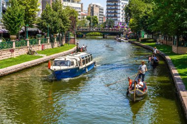 Eskisehir 'deki Porsuk Nehri.     