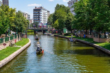  Eskisehir 'deki Porsuk Nehri.     