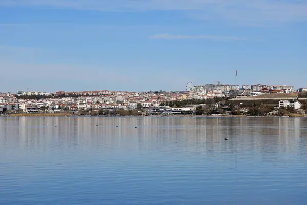 Ankara Türkiye - 08.03.2025 Mogan Gölü manzaralı Glba Ankara Trkiye
