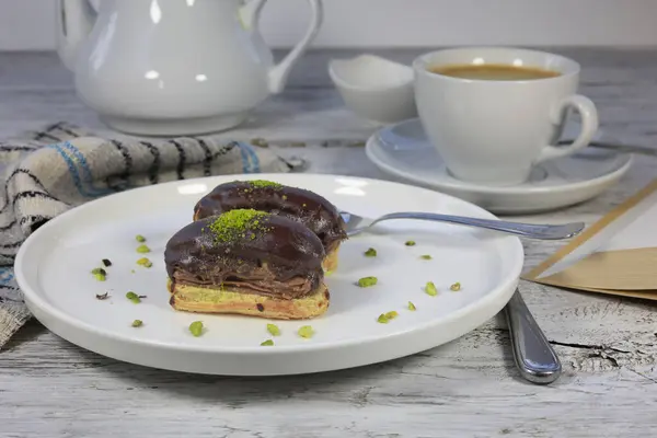 ekler pasta lezzetli Fransa çikolatalı ekler