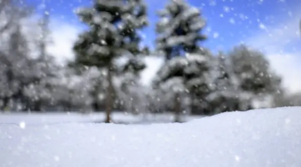 Yılbaşı ve yeni yıl arkaplanı kar taneleriyle