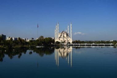 Seyhan Adana 'daki Sabanc Camii.