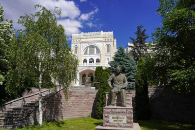 Ulus 'taki Ankara Resim ve Heykel Müzesi                          