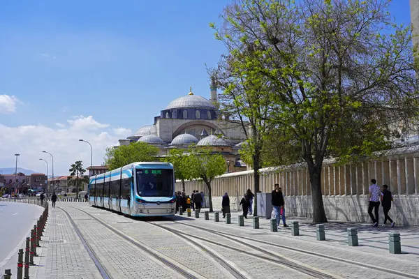 Konya Sultan Selim ve Mevlana Camii Konya 'da                      